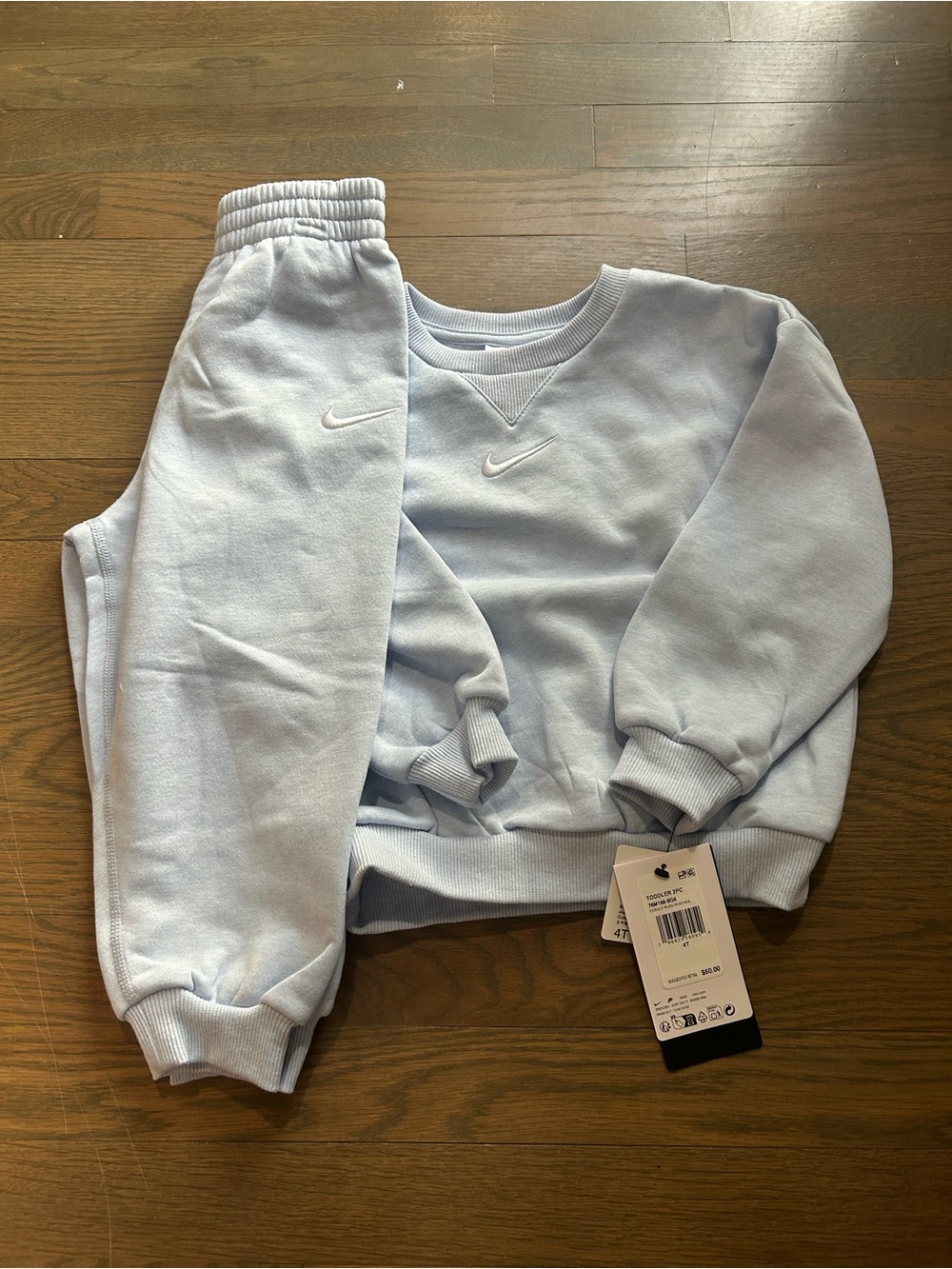 NWT Nike Toddler Set size 4T